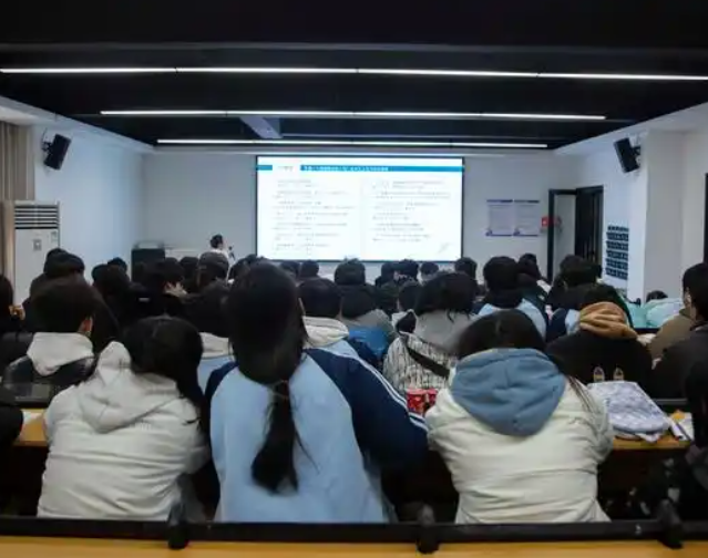 爱是一剂良药就让我们把爱的火炬传递给学生为爱插上翅膀 爱是一剂良药就让我们把爱的火炬传递给学生为爱插上翅膀