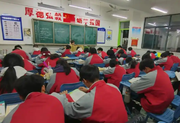 打造学习空间多关注科学科普内容去术语化讲科学要生动有趣 打造学习空间多关注科学科普内容去术语化讲科学要生动有趣